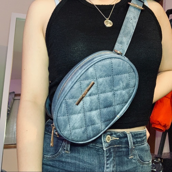 SOLD Aldo 2 in 1 Fanny Pack Belt Bag and Sling - Picture 4 of 6